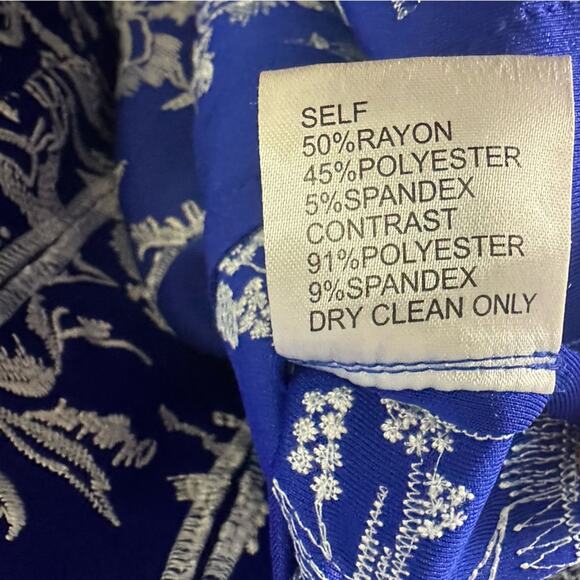 Tadashi Shoji Sleeveless Blue White Floral Embroidered Pleated Dress - Picture 8 of 9